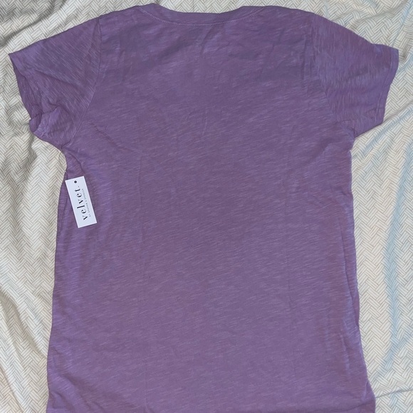 Velvet by Graham & Spencer Jilian V-Neck Tee Dahlia Purple New With Tags Size L - Picture 5 of 7